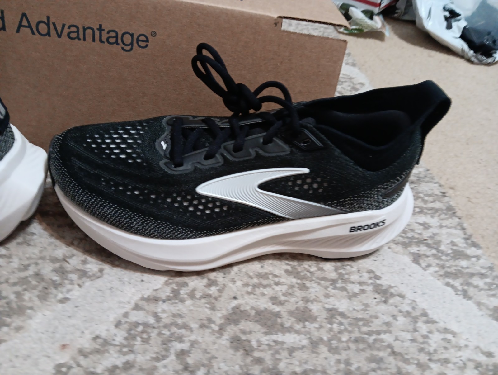 Brooks Glycerin 23 Women’s Size 7 B Shoes Black Grey White Size 1204651B090