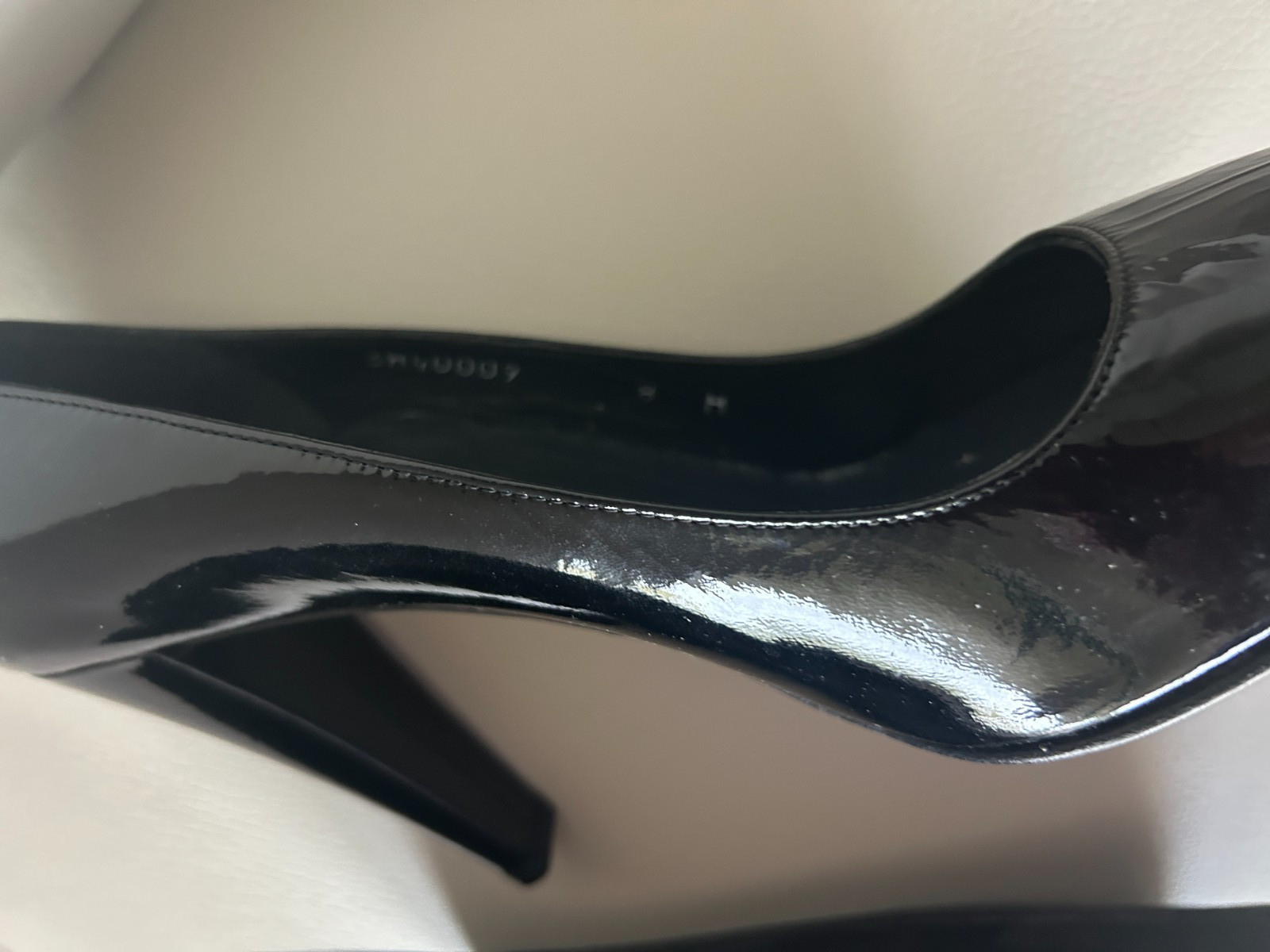 Stuart Weitzman Black Patent Leather Peep-Toe 4″ Pumps 8M Made in Spain – DS15