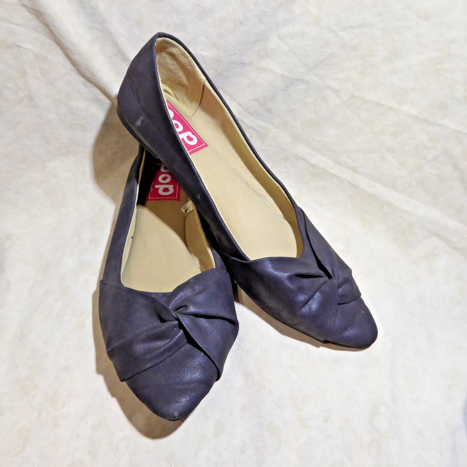 🩰 POP Pointy Cushioned Ballet Flats sz 8.5 M Black Leatherette; Twisted Bows