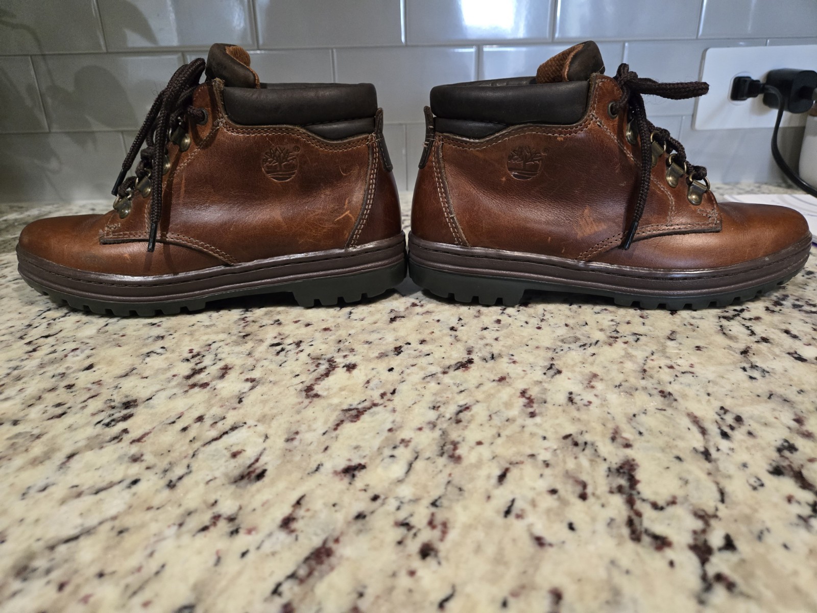Vintage 90s Timberland 69369 Brown Leather Hiking Boots Women’s Size 6 M – Mint