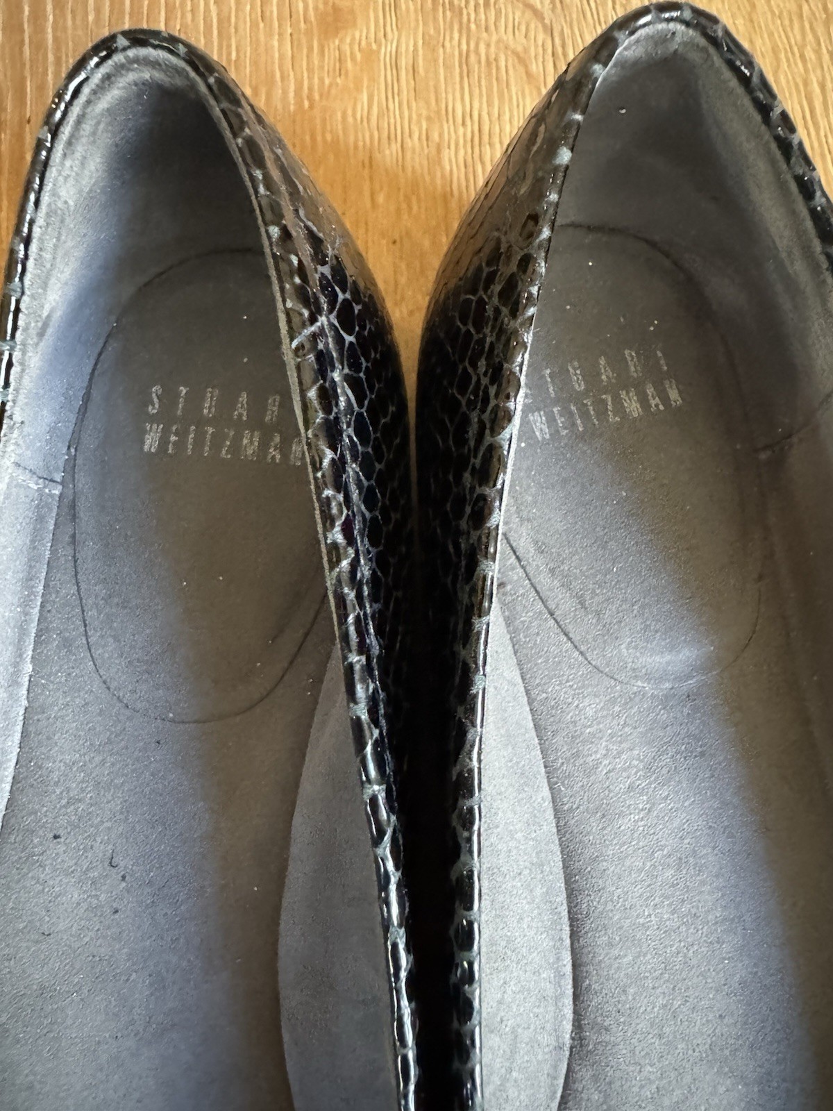 STUART WETZMAN Flats Sz 9.5 Black Snakeskin Mint Cond Price Firm!