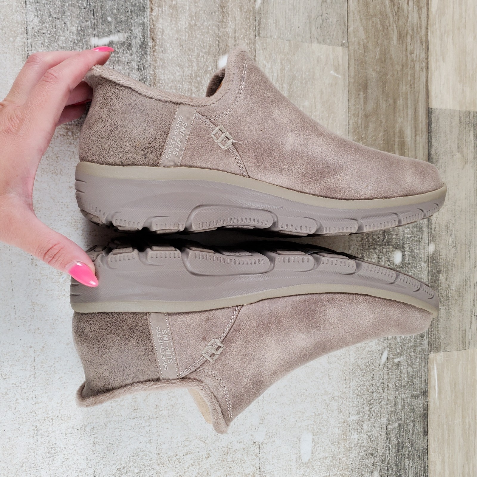 Skechers Slip-Ins Easy Going Modern Hour Womens Shoes Sz 8 Taupe Relaxed Fit