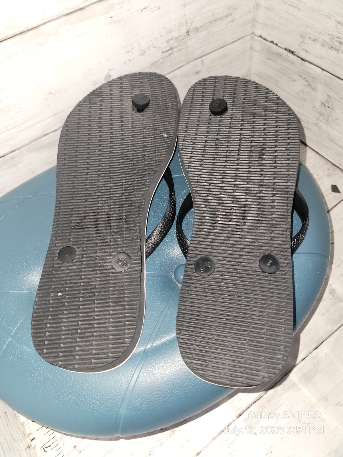 Havaianas Women’s Floral Flip Flop Sandals Logo Accent Black US 9/10 EU 41/42