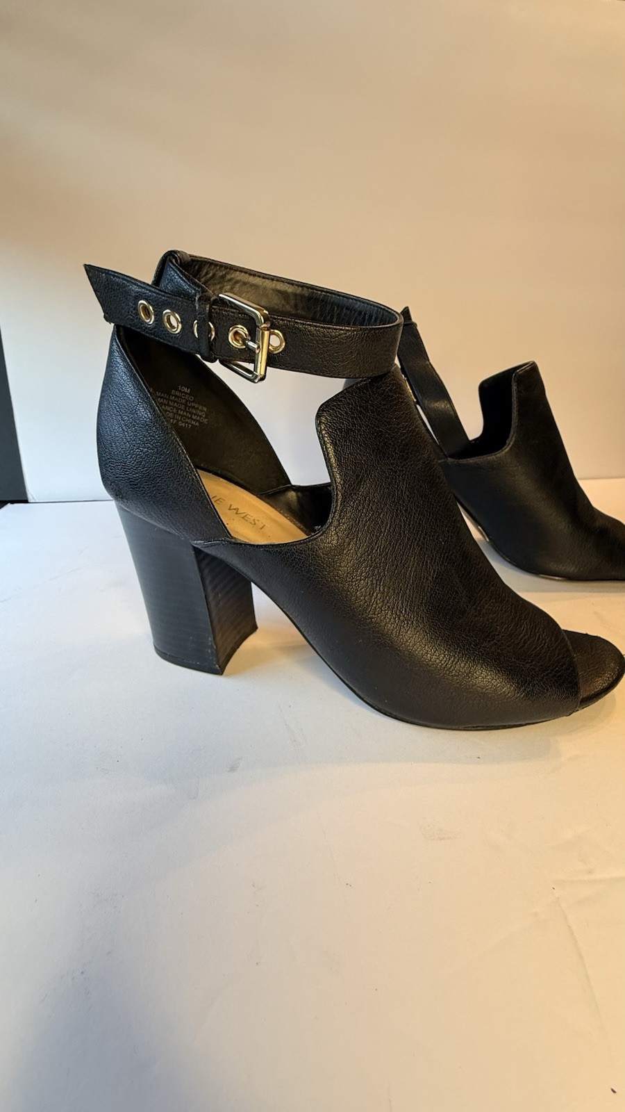 Nine West Briceo Black Peep Toe Ankle Booties Block Heel Cutout Buckle Size 10M