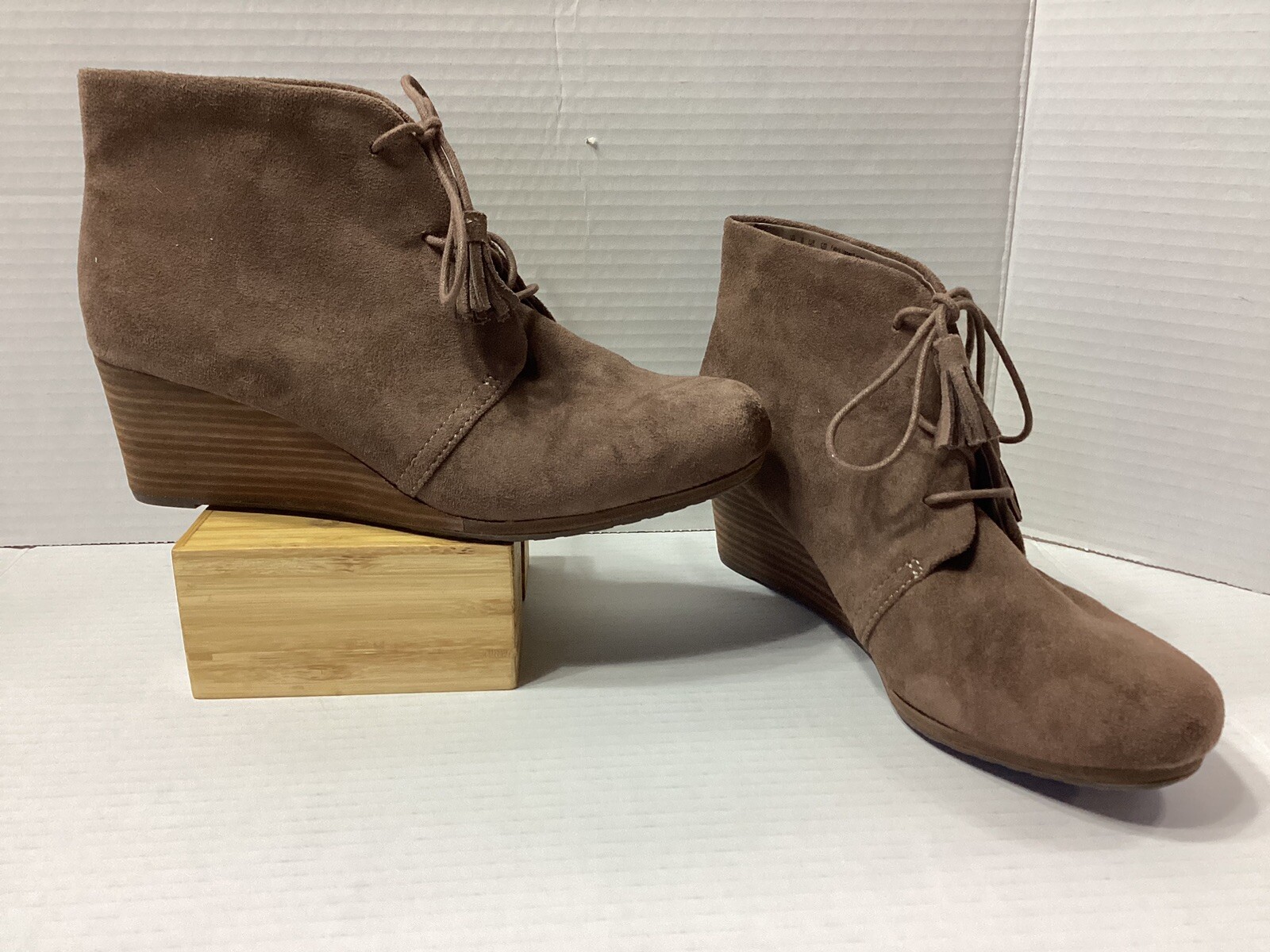 Dr. Scholl’s Shoes Women’s Dakota Boot Bootie Wedge Brown Microfiber Suede 9m