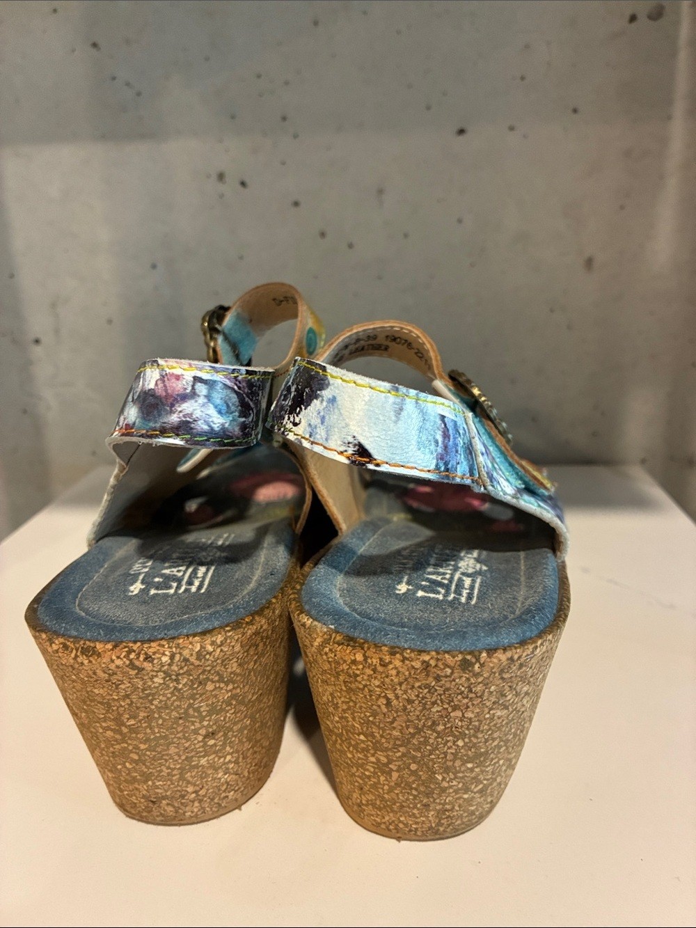 L’Artiste by Spring Step Fillippa Floral Leather Wedge Sandals Artisian- 39-8.5