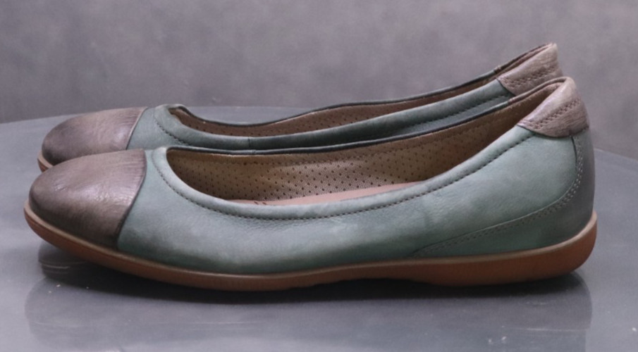 ECCO Women’s Flat Loafers Comfort Shoes Size EU 37 US 6-6.5 Leather Green Gray