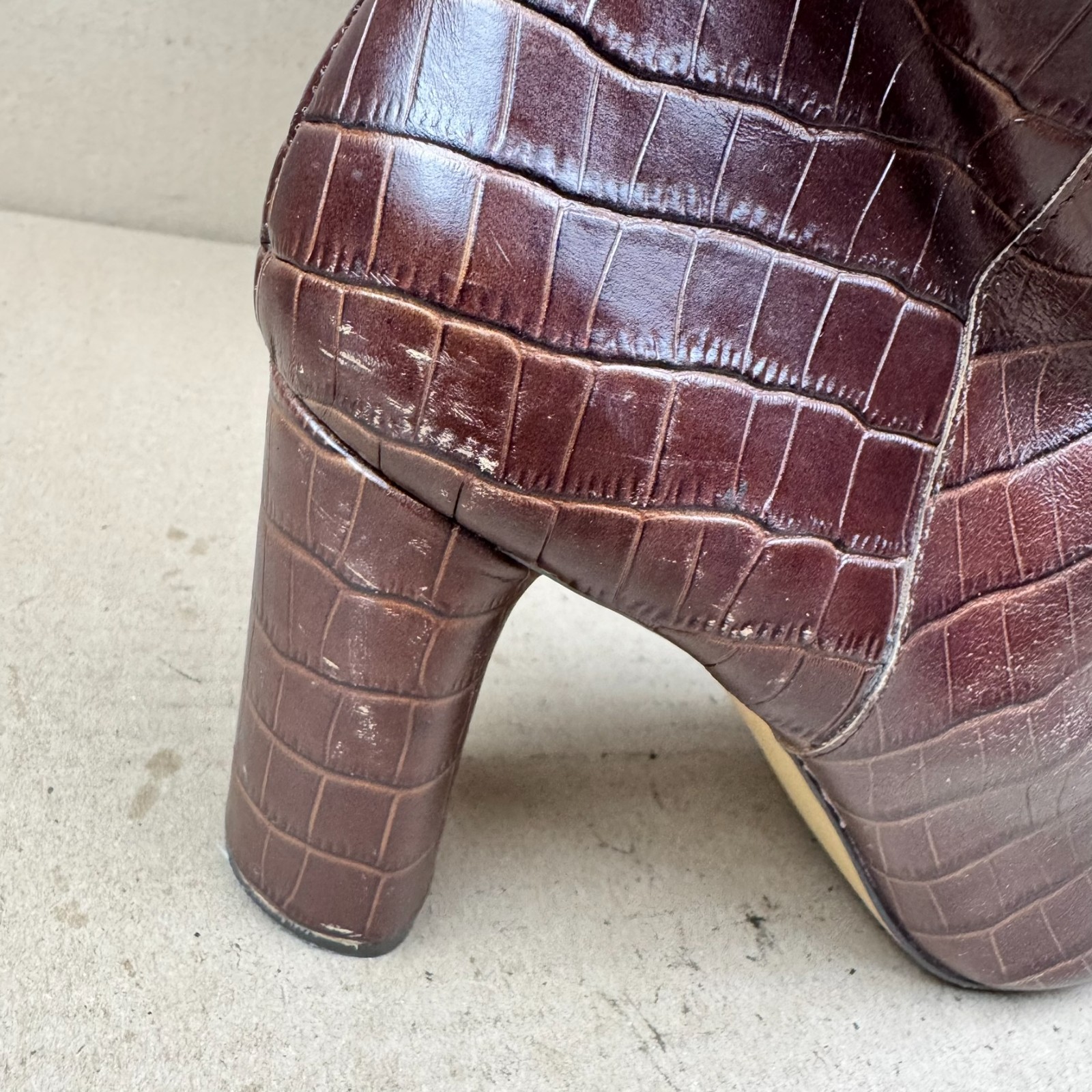 Aqua Women’s Brown Croc Embossed Leather Tall Heeled Boots Size 9 damage