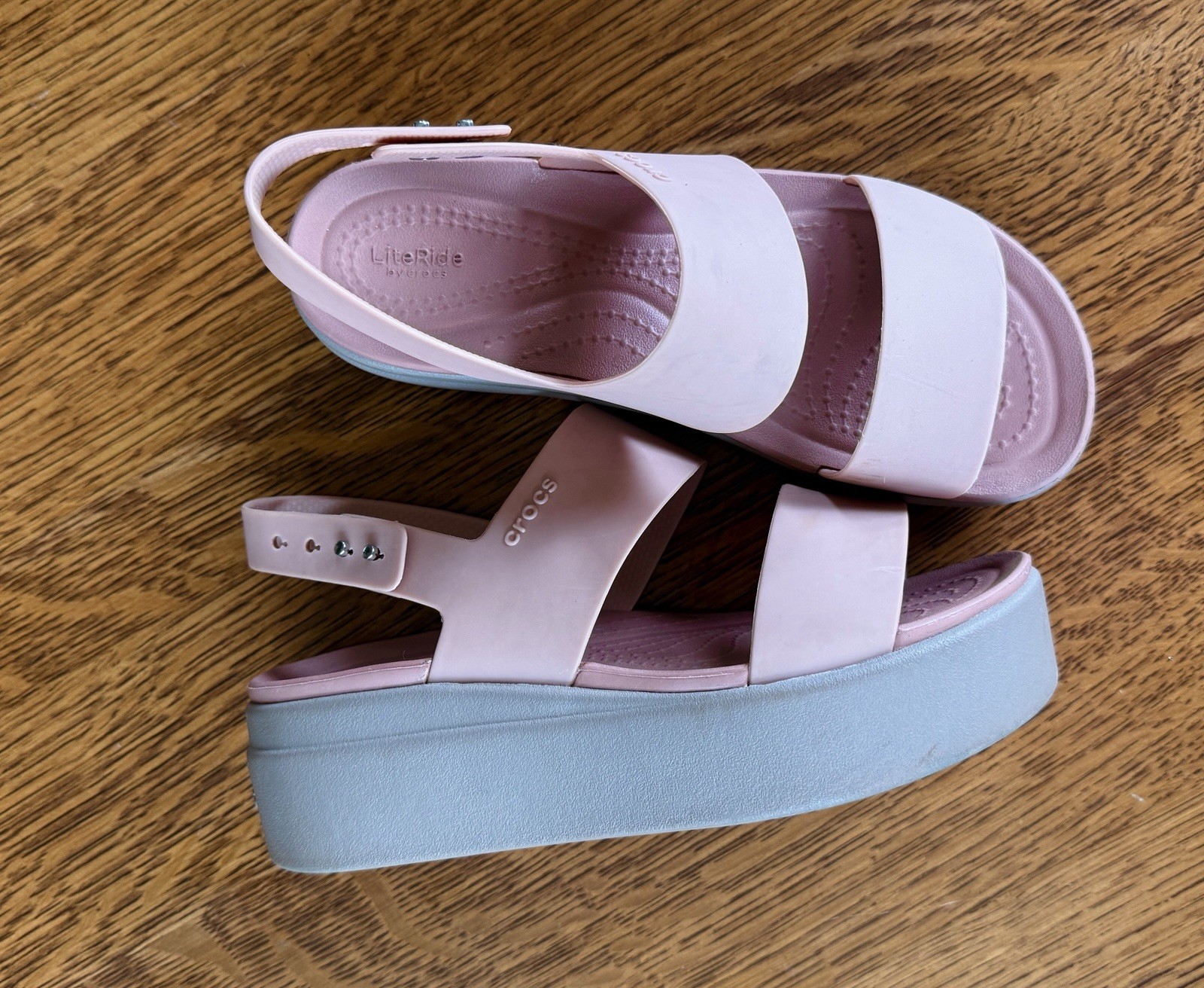 Crocs Brooklyn Low Womens Wedge Sandals Sz 5 W Punk Leather Platform Slingback