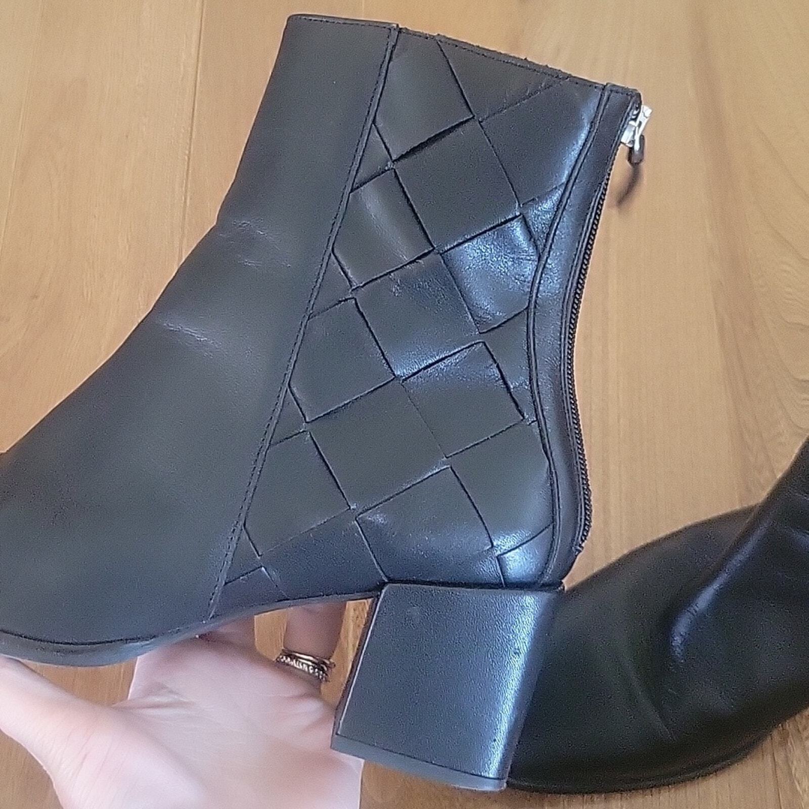 Angel Alarcon Leather Black Square Toe Chunky Heel Quilted Back boots Size 39