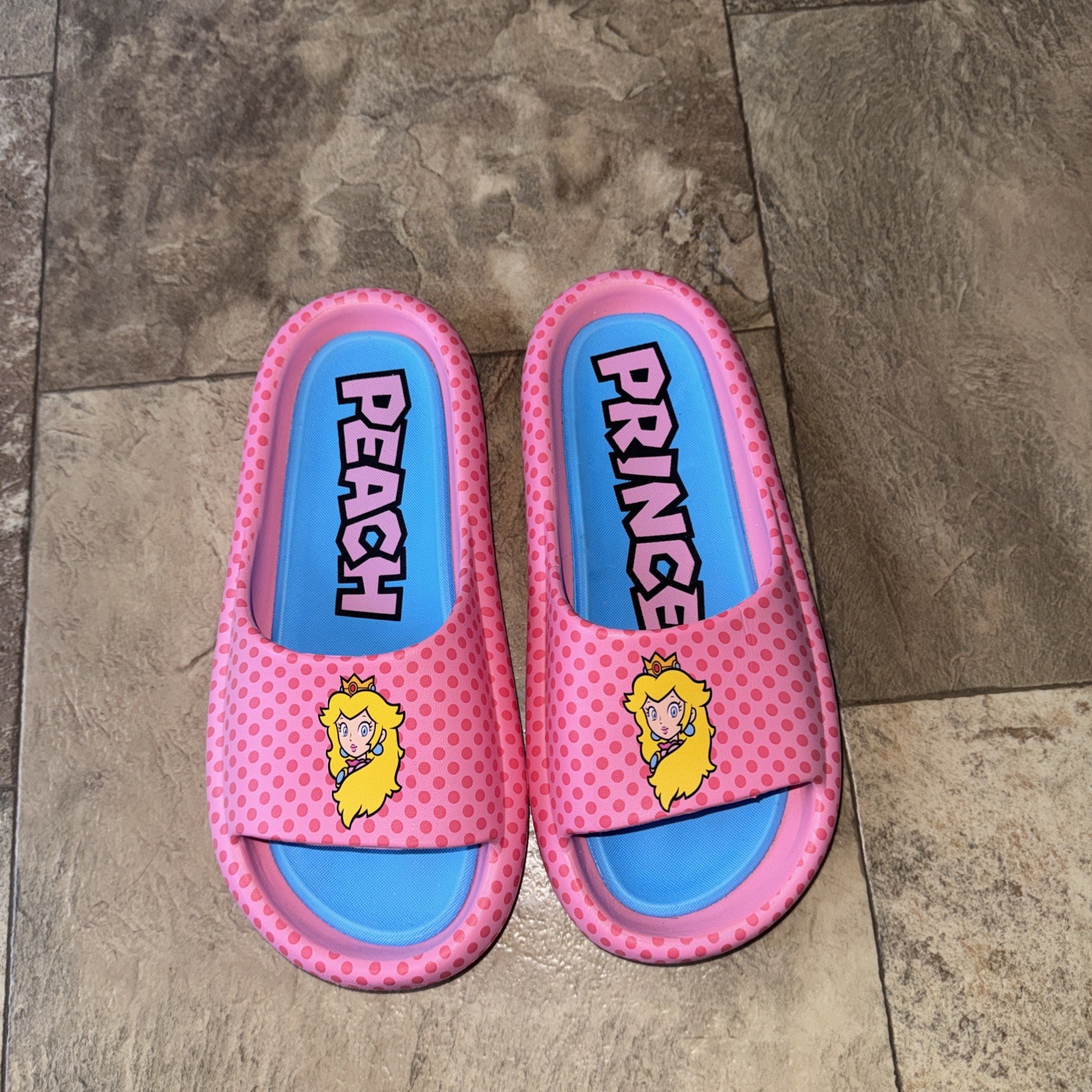 Nintendo Super Mario Womens Princess Peach Slide Sandals Size 9 Pink