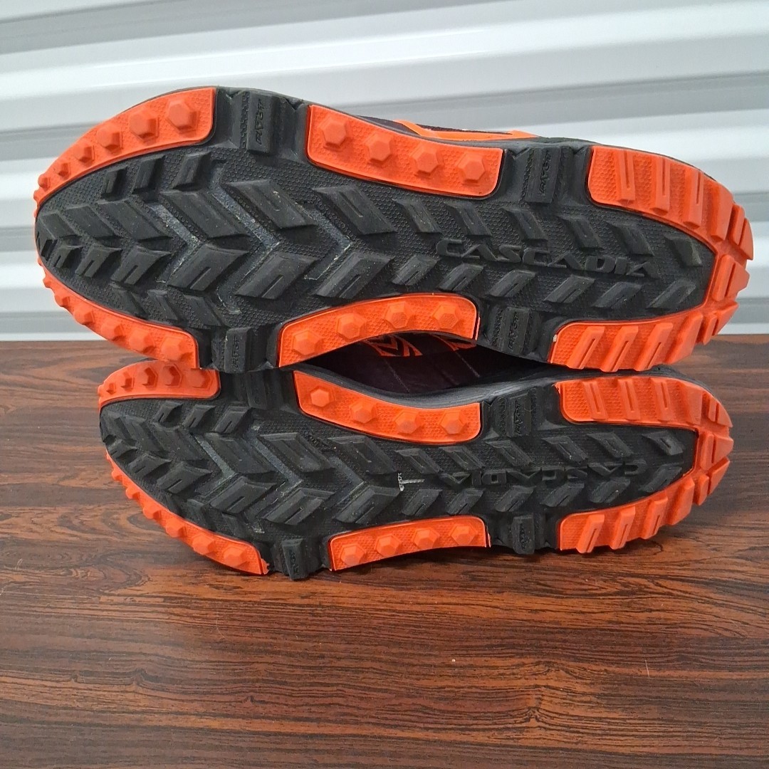 Brooks Cascadia 12 Trail Running Shoes Women Sz 11 GREAT CONDITION!