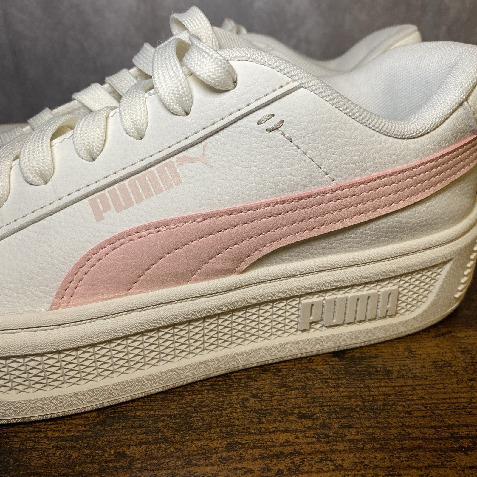 Puma Smash Platform V3 Womens Size 9 White Pink Athletic Shoes Sneakers