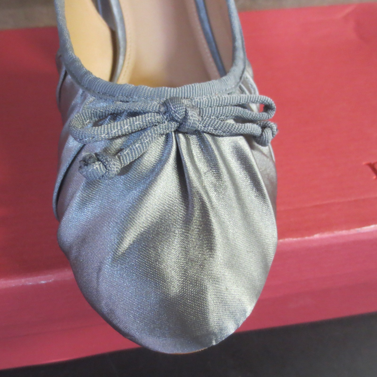 MAEVE WOMEN’S RUCHED SATIN GRAY SLINGBACK SHOES – EU 39 US 8.5