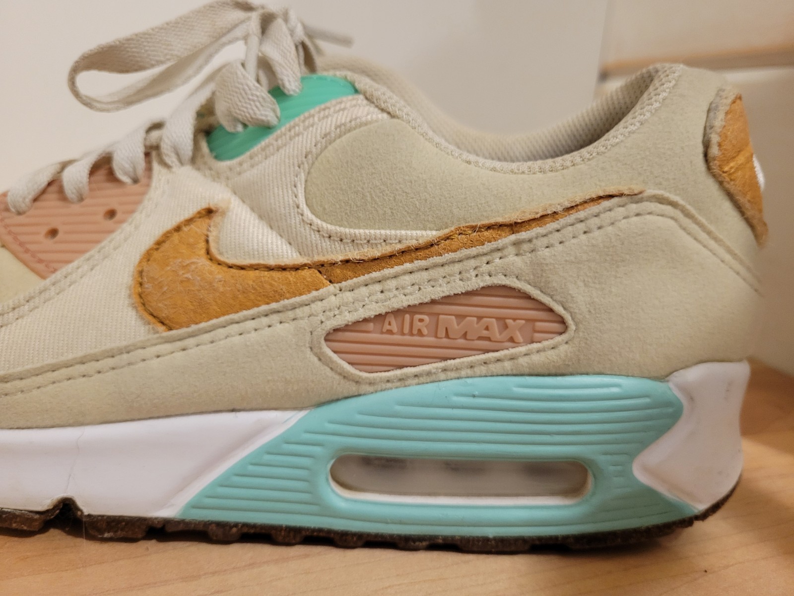 Nike Air Max 90 Happy Pineapple Sneakers Women’s Size 9 DC-5211-100