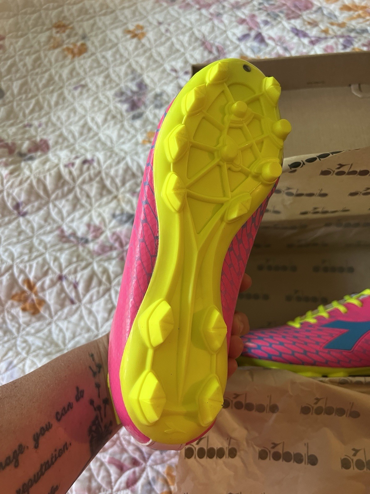Diadora Soccer Cleats Size 5.5 Men Size 7 Women
