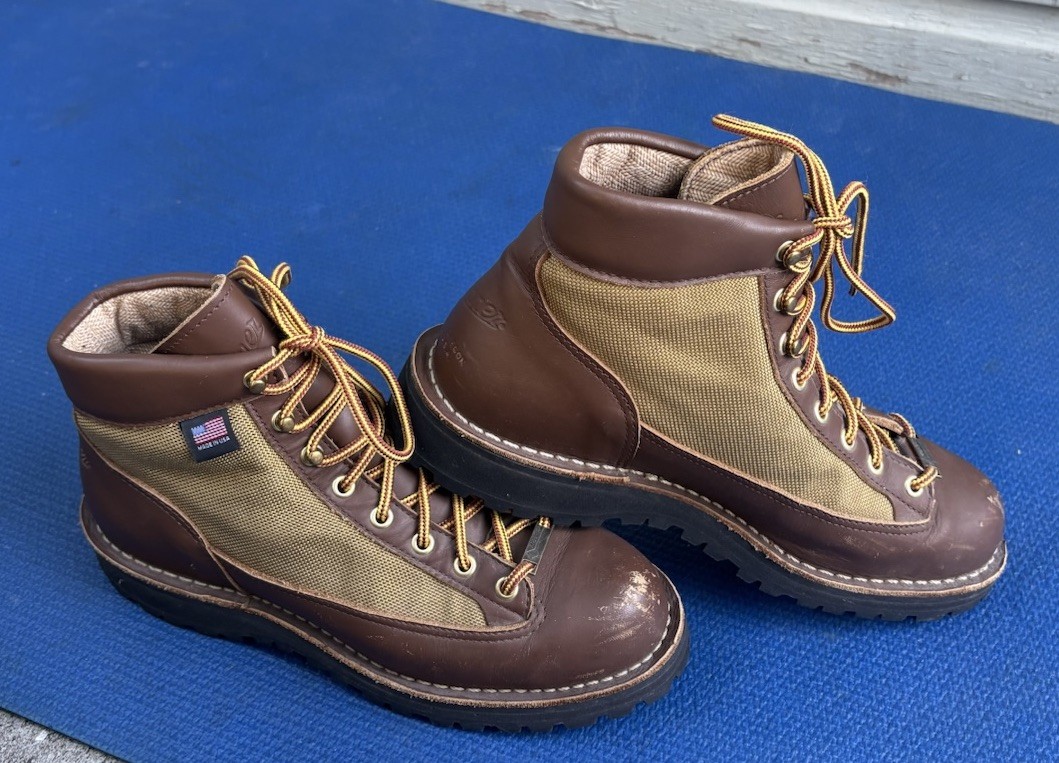 Women’s Danner Light Leather & Gore-Tex Hiking Outdoor Boots Size 9M USA Made