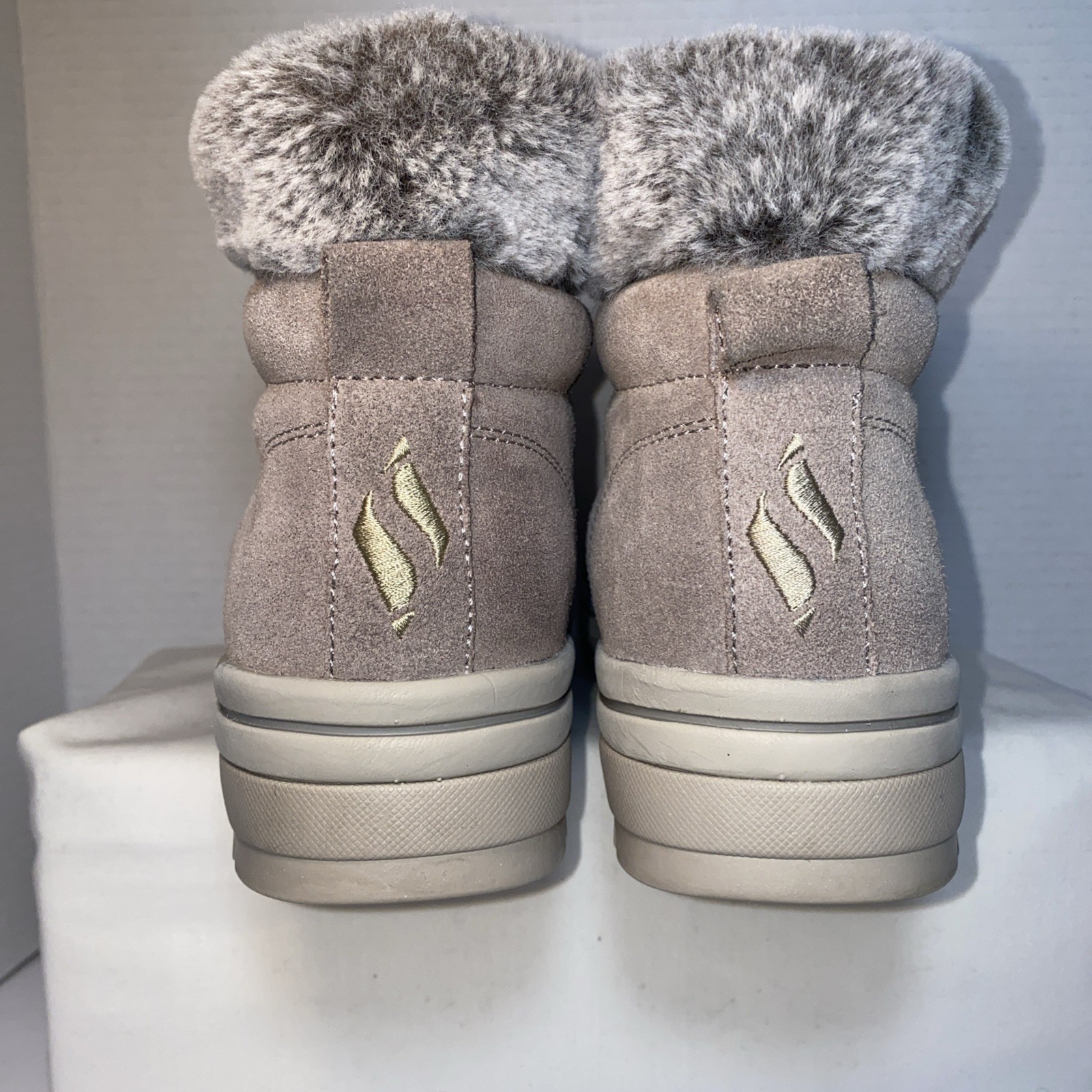 Skechers Street Cleat Everyday Chillz Suede Ankle Boot Style Taupe Women 8.5