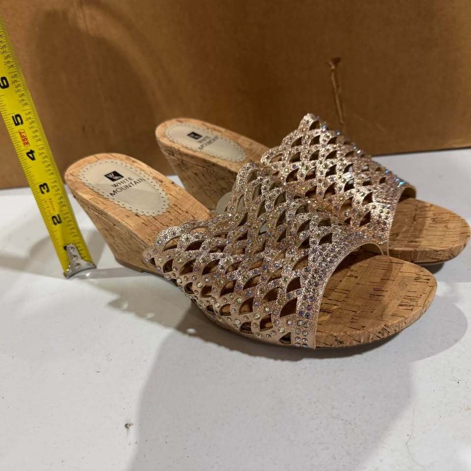 White Mountain Amal Rose Gold Wedge Sandals Size 11