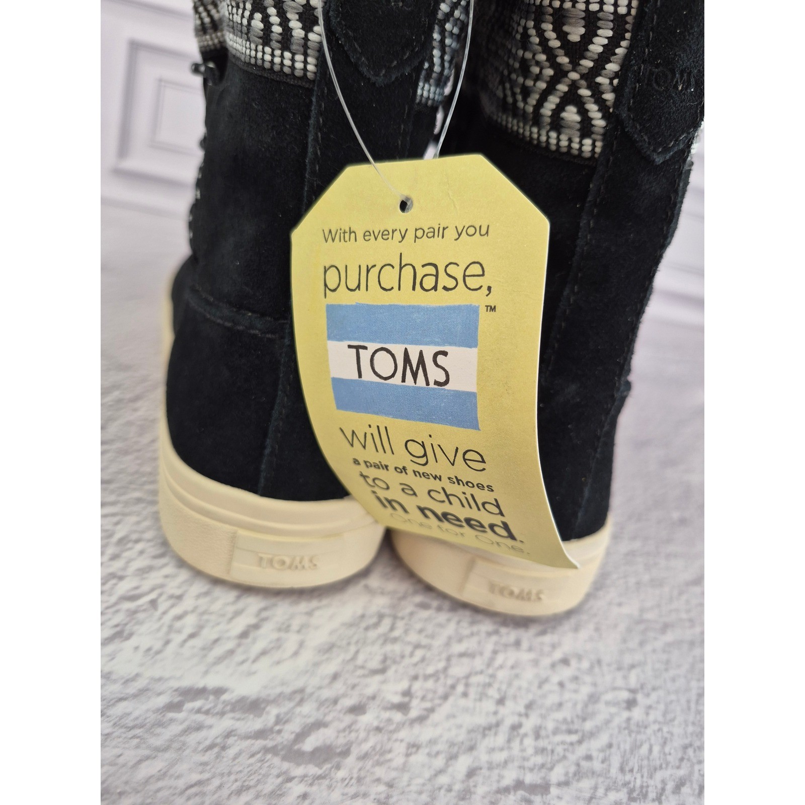 TOMS Alpine Black Suede Faux Fur Trim Lace Up Winter Boots Womens 9 10010903