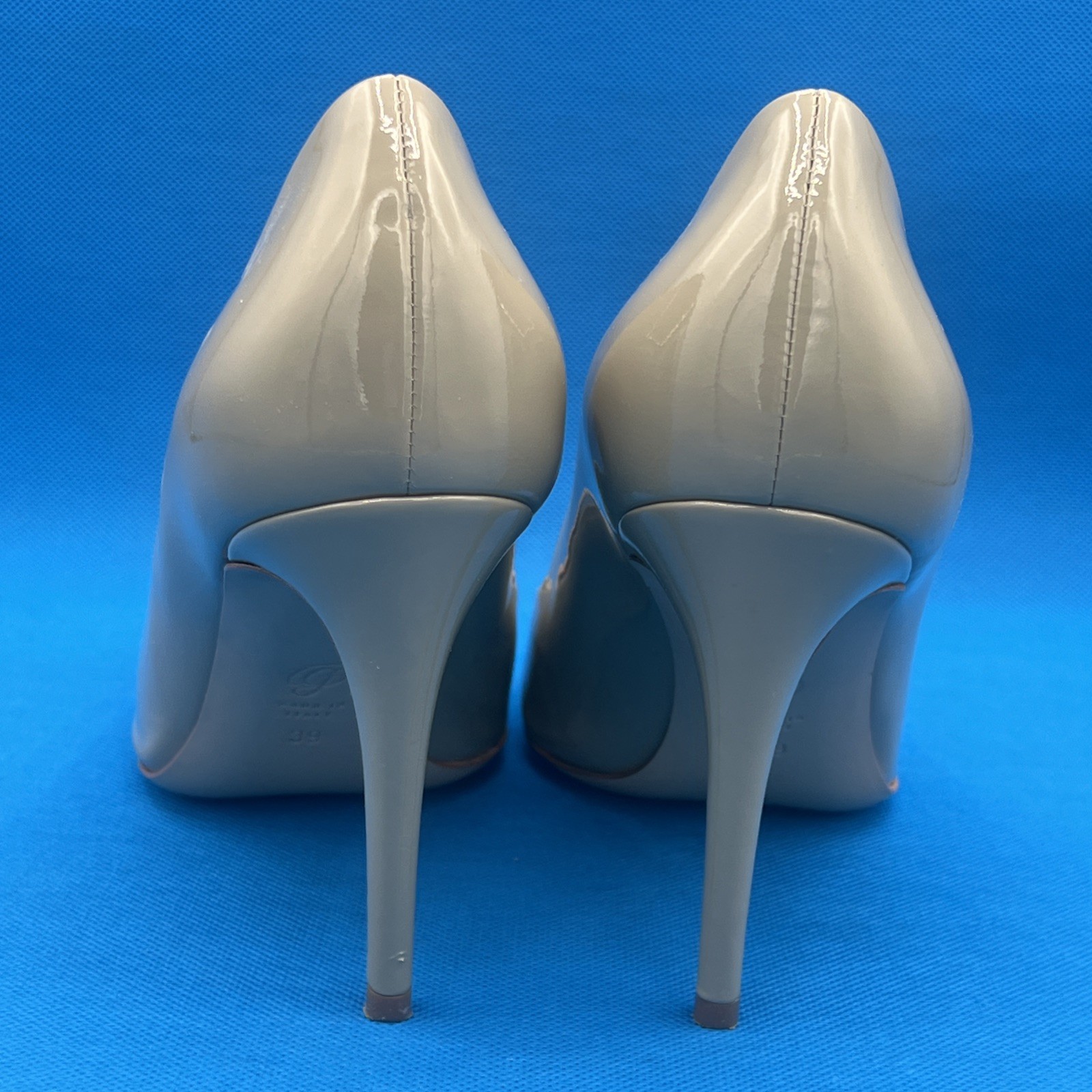 M. Gemi Women’s SIZE 39/US 8.5 beige Leather smooth glossy Heels