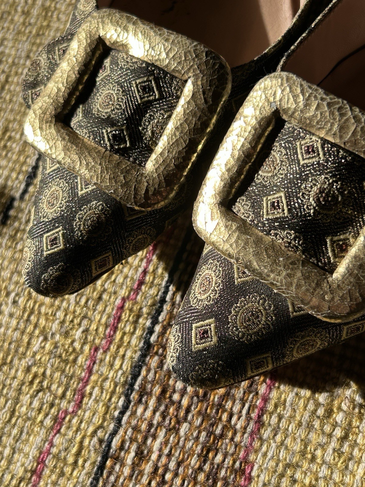 $230 Oscar by Oscar de la Renta Size 8.5 Gold Brocade Flats