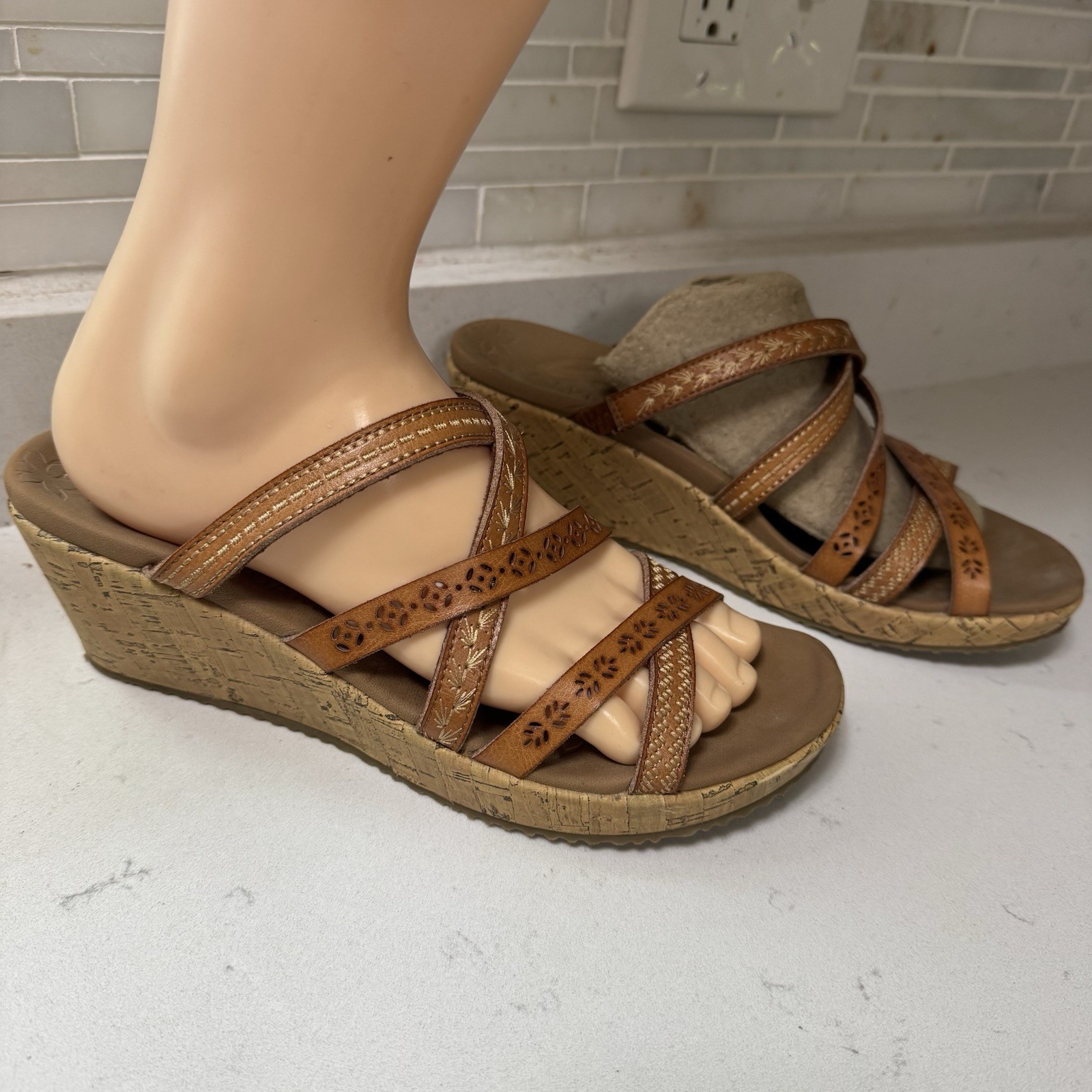 NWOB – Cali From Skechers Sandal Luxe Foam “Beverlee Tiger Posse” Sz 8