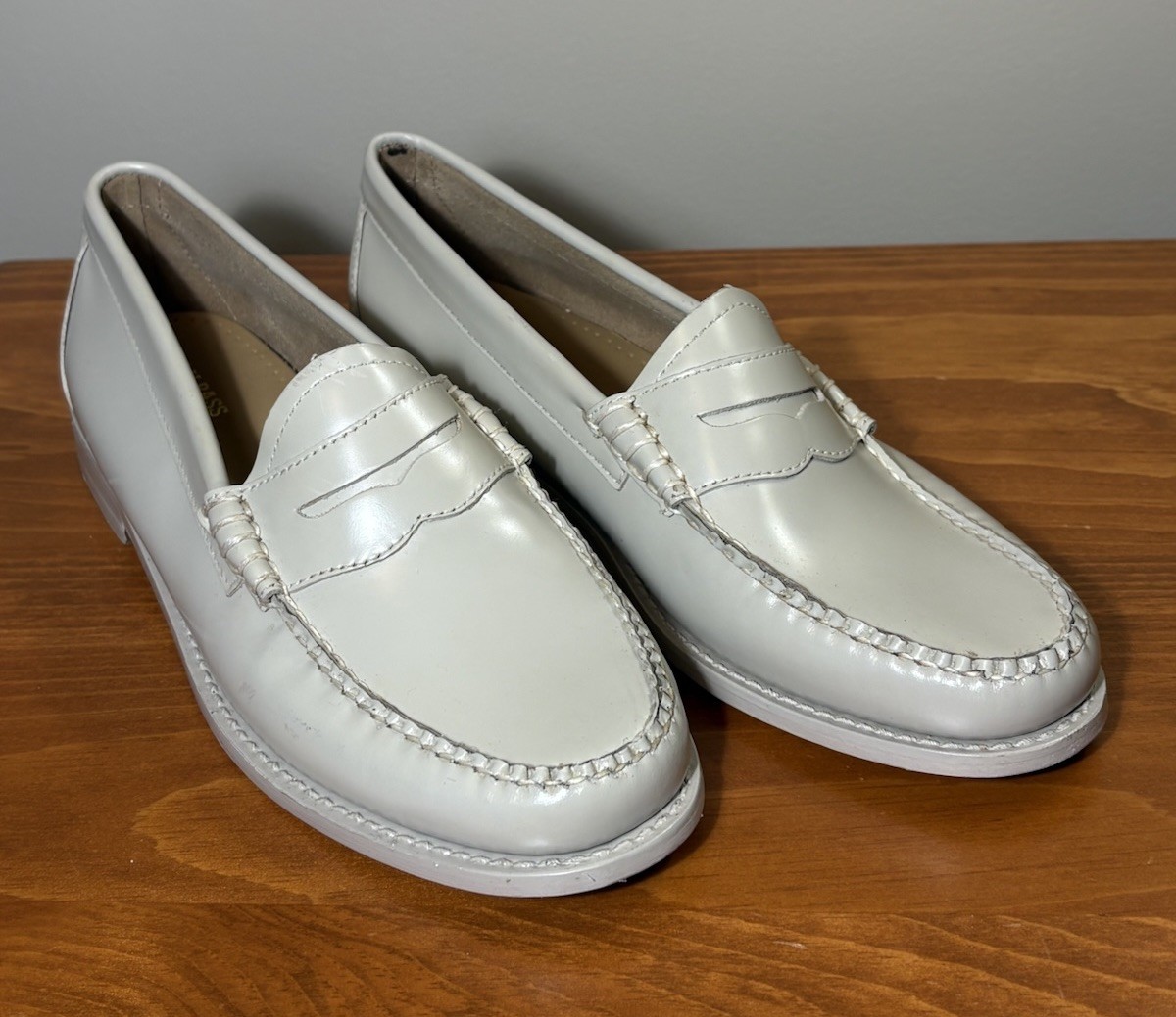 GH Bass Weejuns Whitney Womens 9M Beige Patent Penny Loafers ALL Leather