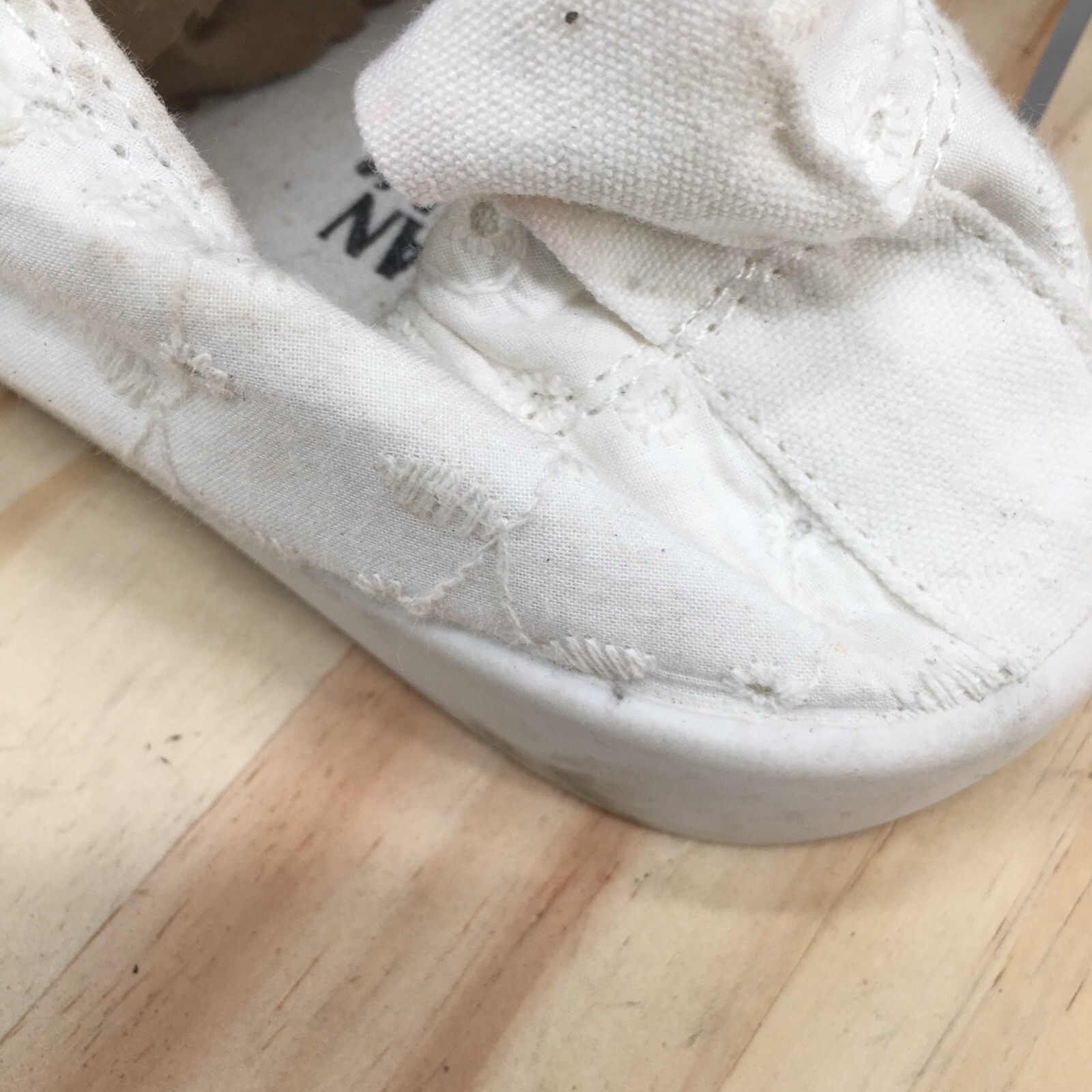 Magellan Outdoors Shoes Womens 7 B Scrunchback Sneakers White Comfort Cap Toe