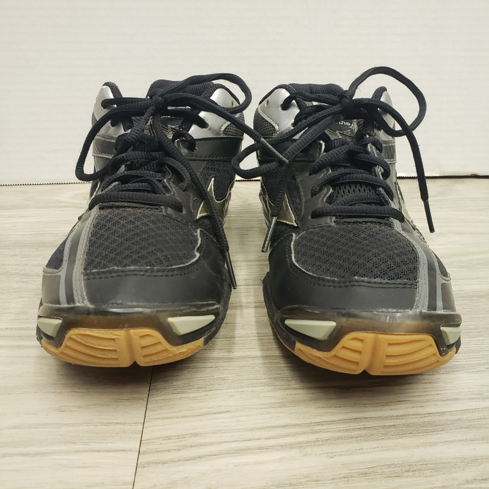Mizuno Wave Bolt 6 Black Athletic Running Shoes Sneakers Size 9 Women Volleyball