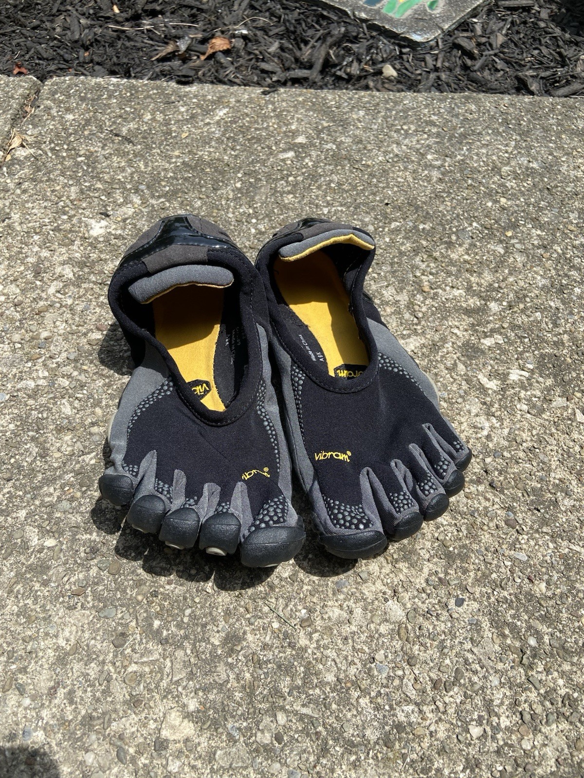 Vibram FiveFingers Women’s Shoes, Size EU 39, Black/Grey