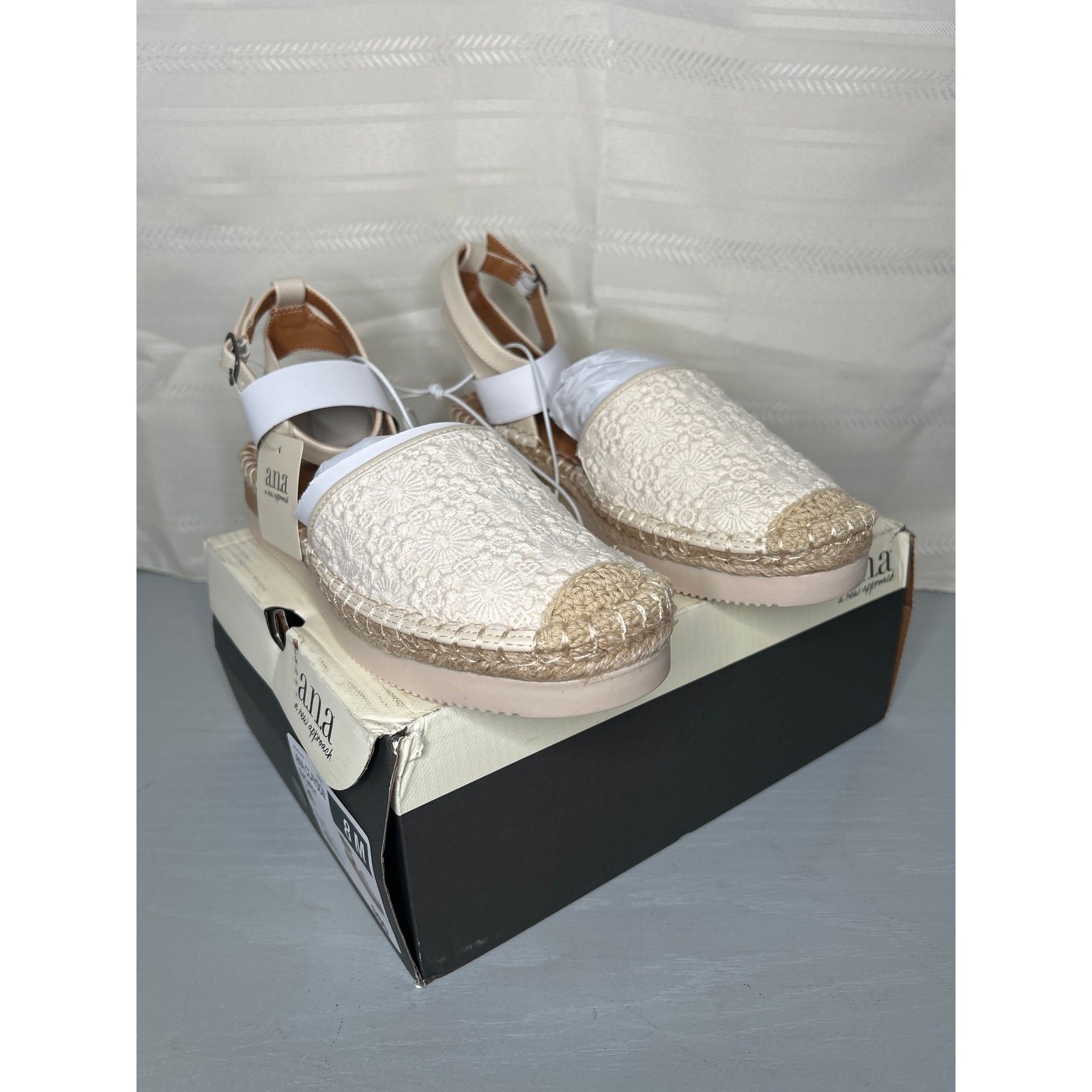 a.n.a Clayson Espadrille Wedge Sandal Ivory Size 8 M Open Toe Slip-On Summer