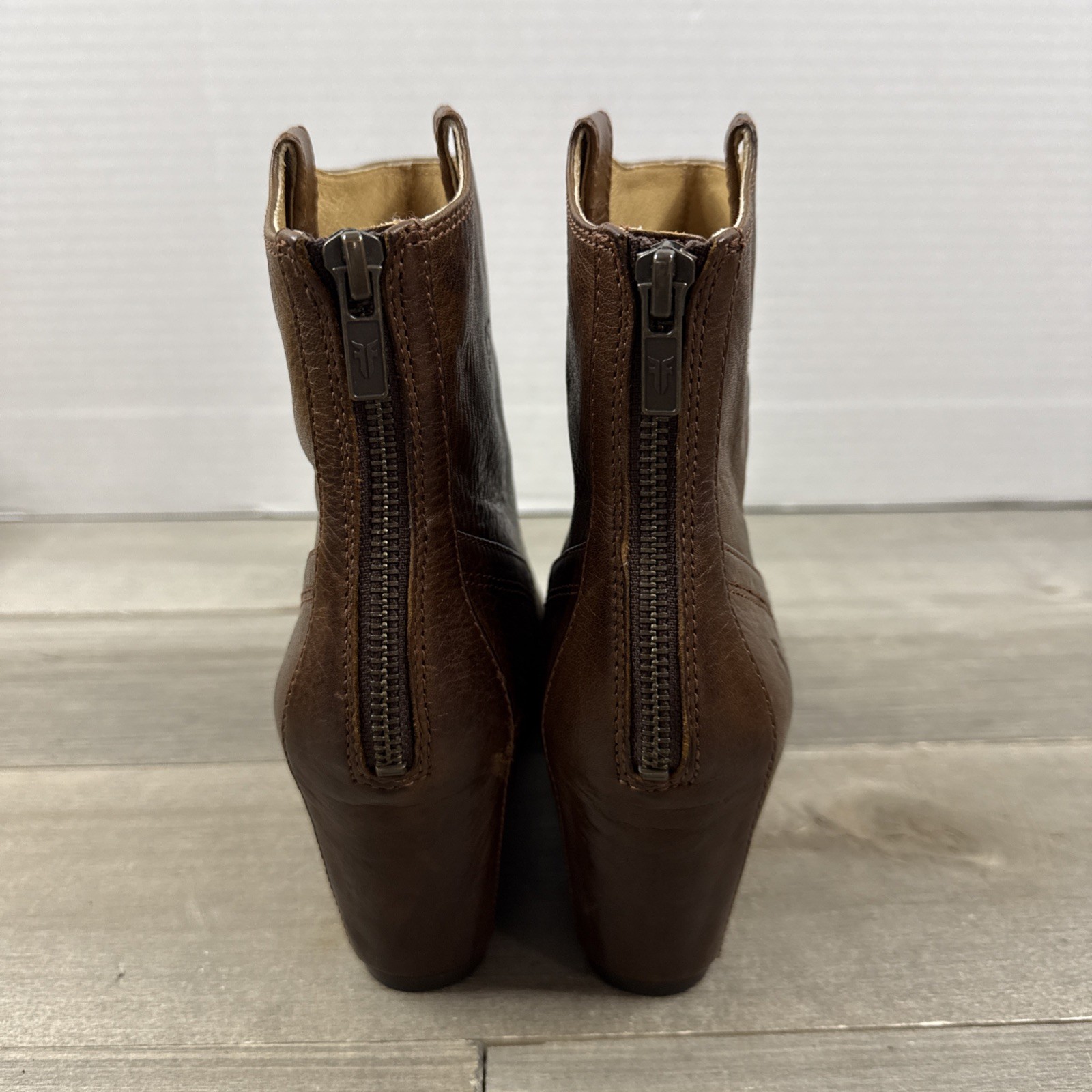 Frye Carson Covered Wedge Ankle Bootie Boots Zip Cognac Brown Leather 8.5 M