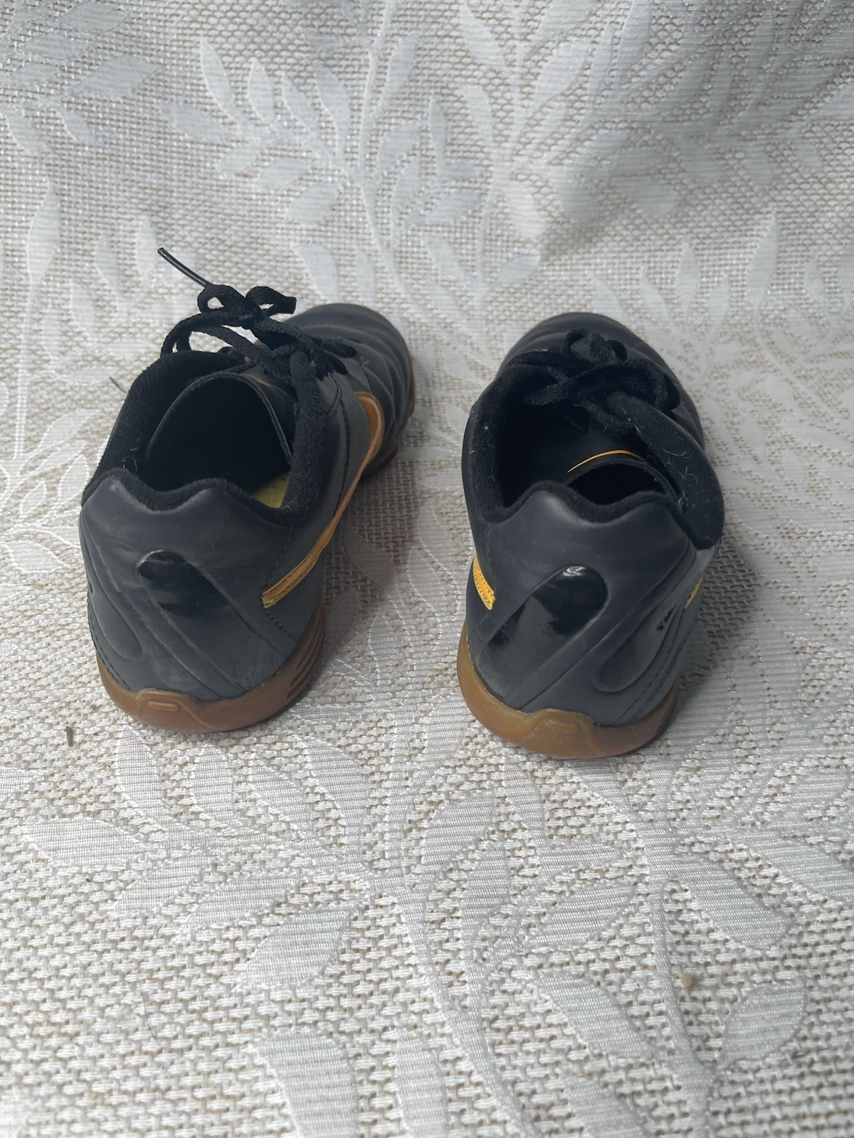 Nike kids Tiempo Size 5.5 Youth Shoes Indoor Soccer Sneaker Black Orange
