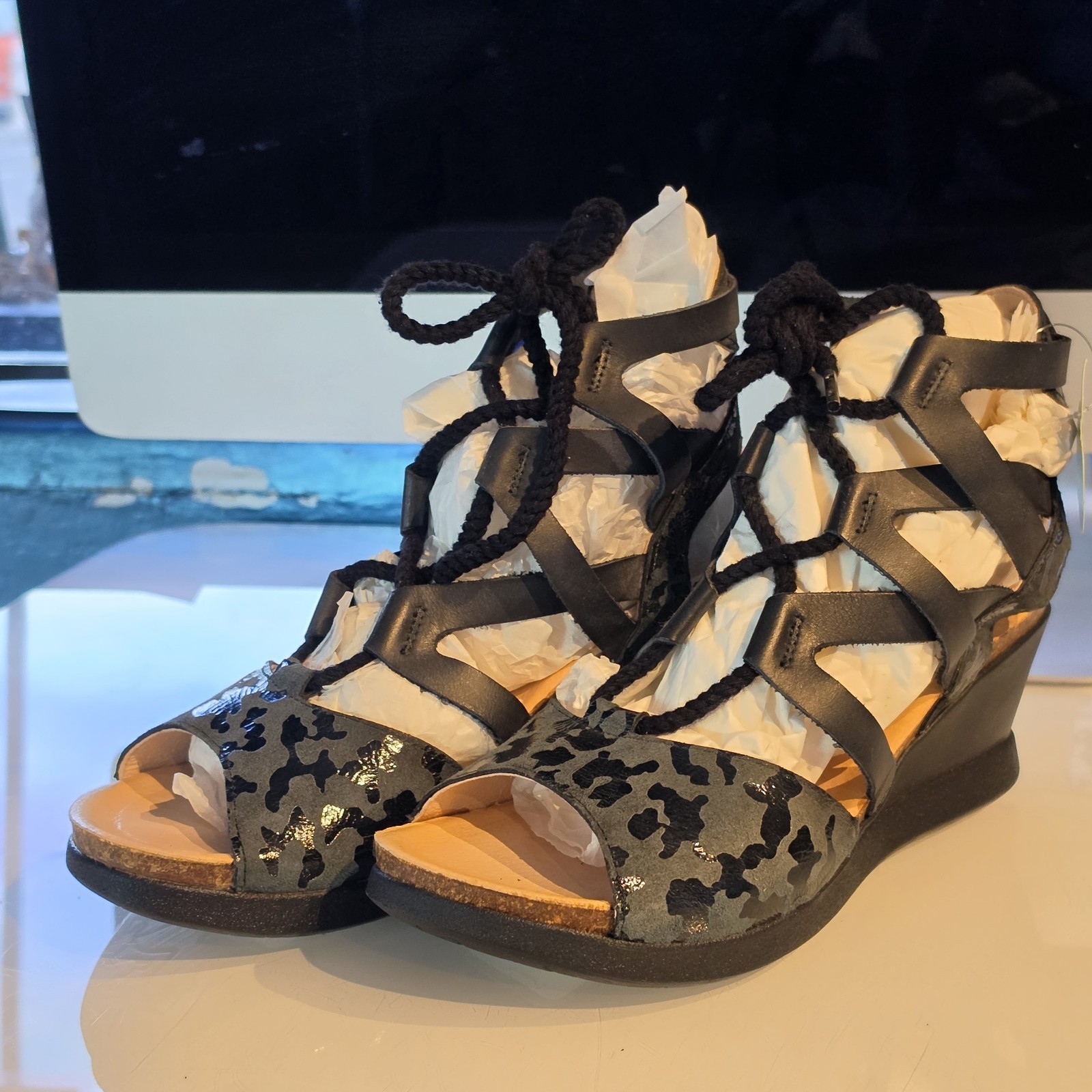 Wanda Panda Maddox Wedge Sandals EU 37 US 6.5-7 Black Leather Leopard Spain