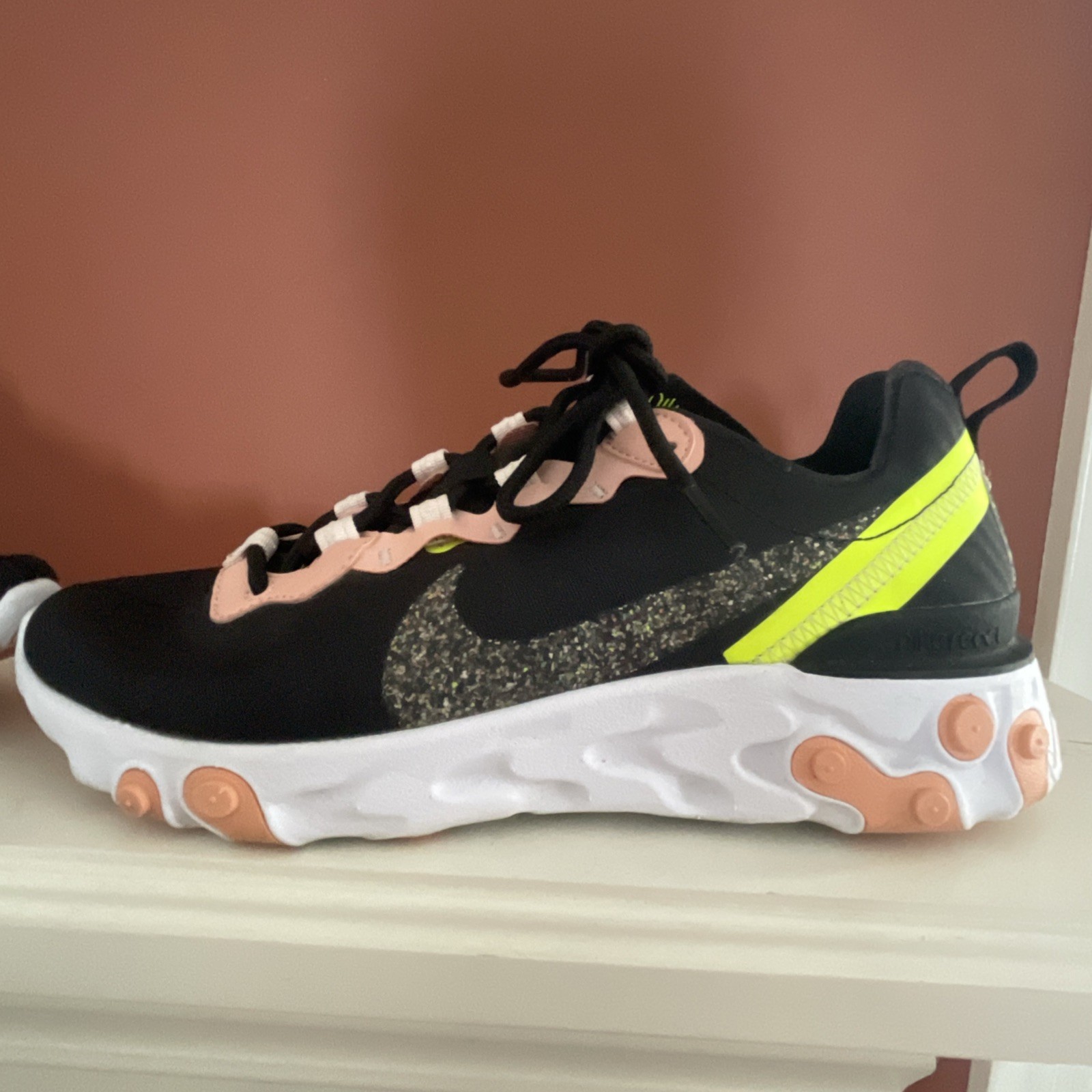Nike CD6964-002 Women React Element 55 Shoes Sneakers Black Coral Size 8