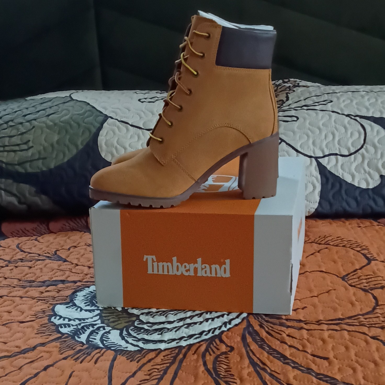 Timberland Allington Women’s Brown Leather Lace-Up Ankle Bootie Cushioned
