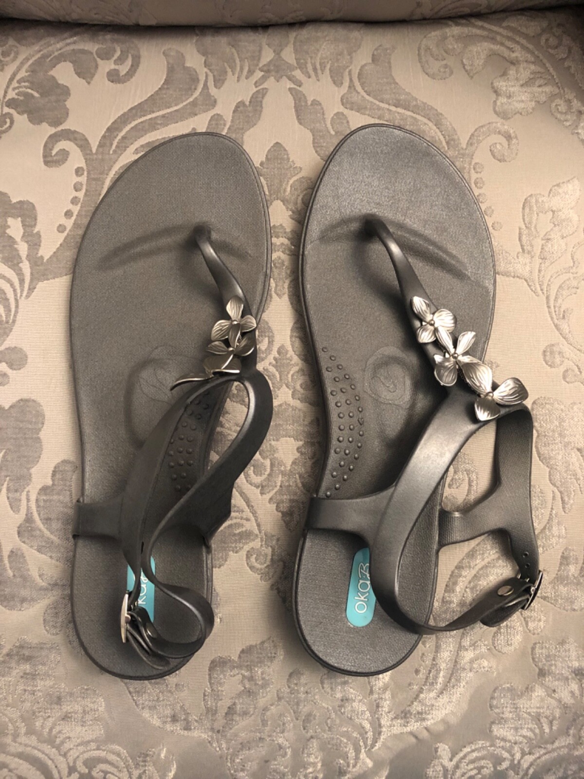 OKA B Gray Women’s Sandals with Metal Silver Flower detail Size 10