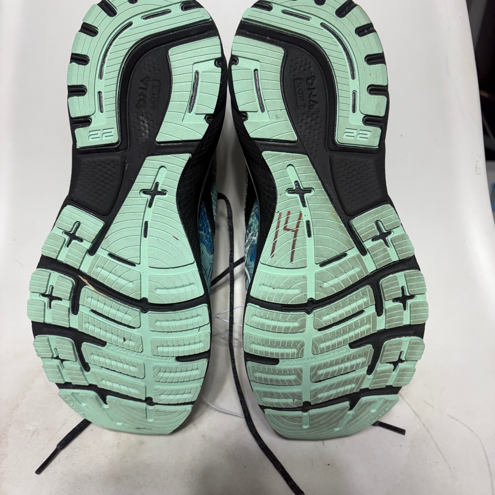 Brooks Adrenaline GTS 22 Running Shoes Womens Teal Pink Graffiti Print Sneakers