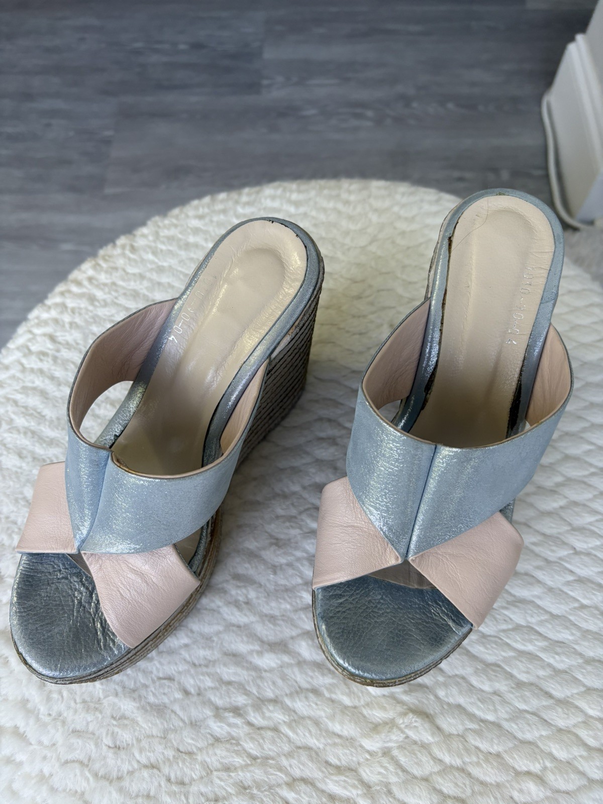 Beautiful Designer Pure Leather Wedge Sandals European Made Size 8