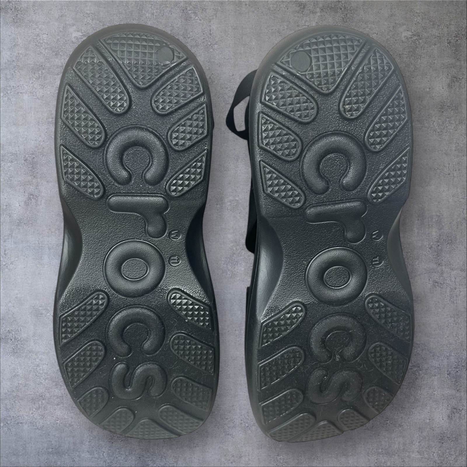 Crocs Black Soho Y Strap Platform Sandals Womens 11 Wedge Chunky Sole Beach