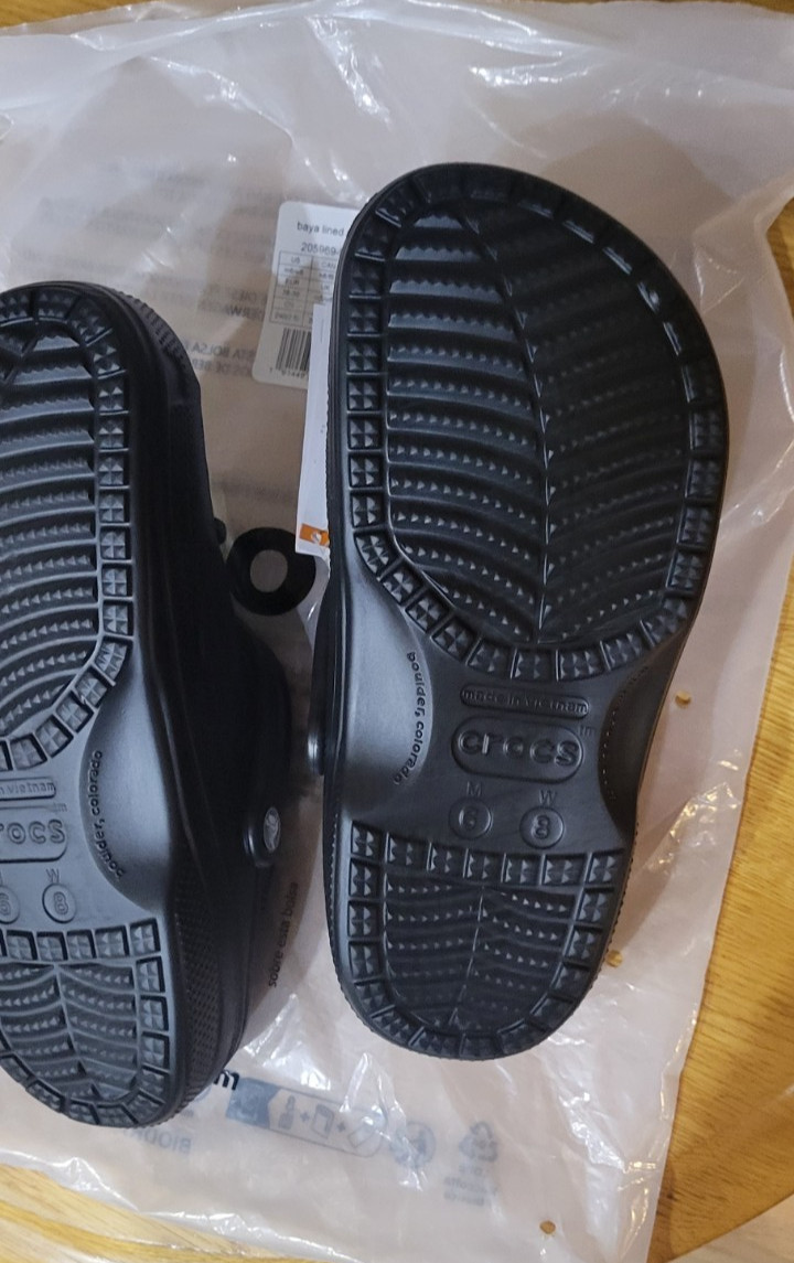 Crocs Baya Lined Clog Black Unisex Size M6 W8 Brand New in Package