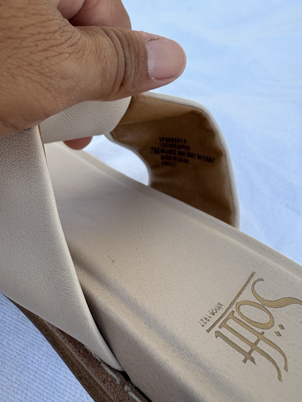 Sofft Beige Leather Bow Thong Slip-On Sandals Women’s Size 7 M Spring