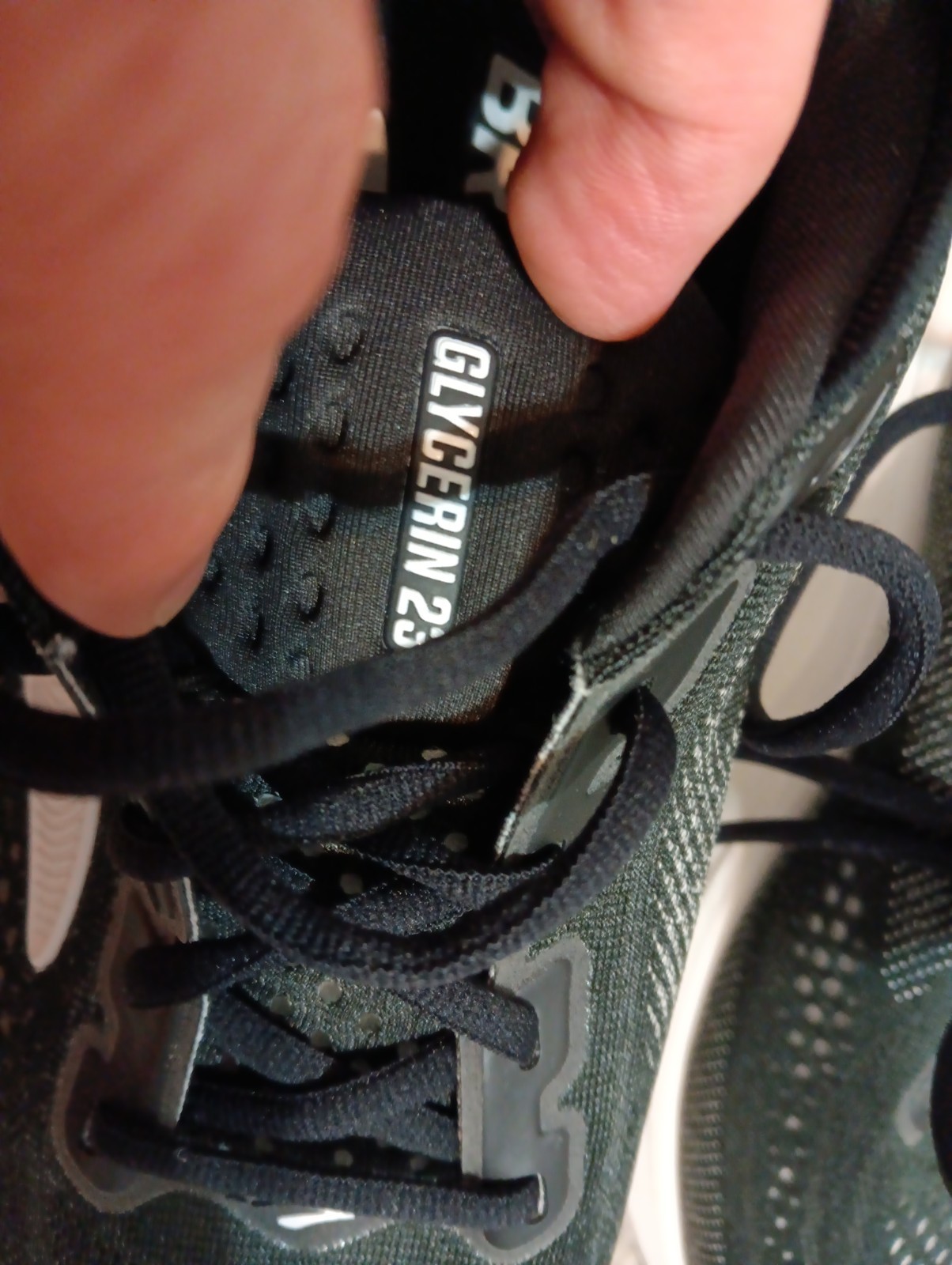 Brooks Glycerin 23 Women’s Size 7 B Shoes Black Grey White Size 1204651B090