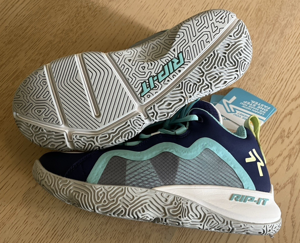 Rip It Future Volleyball Shoes womens Size 7.5 navy blue & white New! sneakers