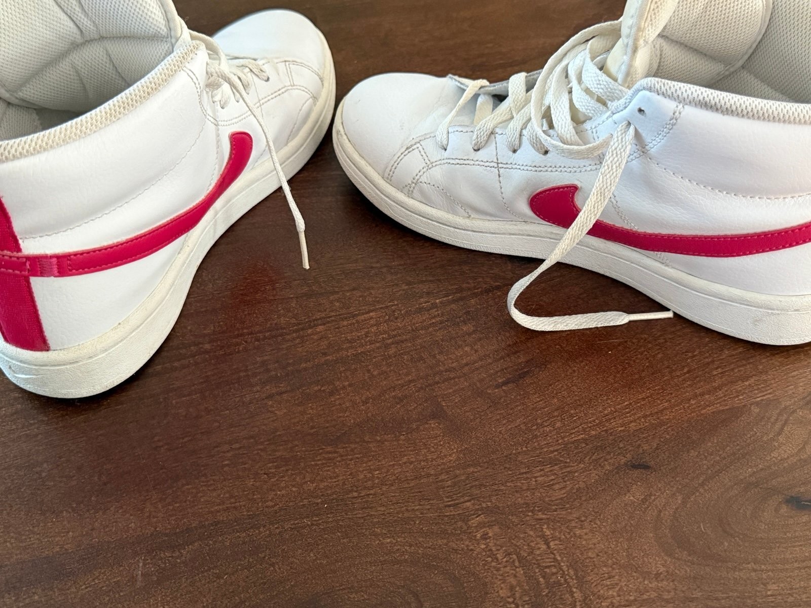 Nike women’s Court Royale 2 Mid ‘White Rush Pink’