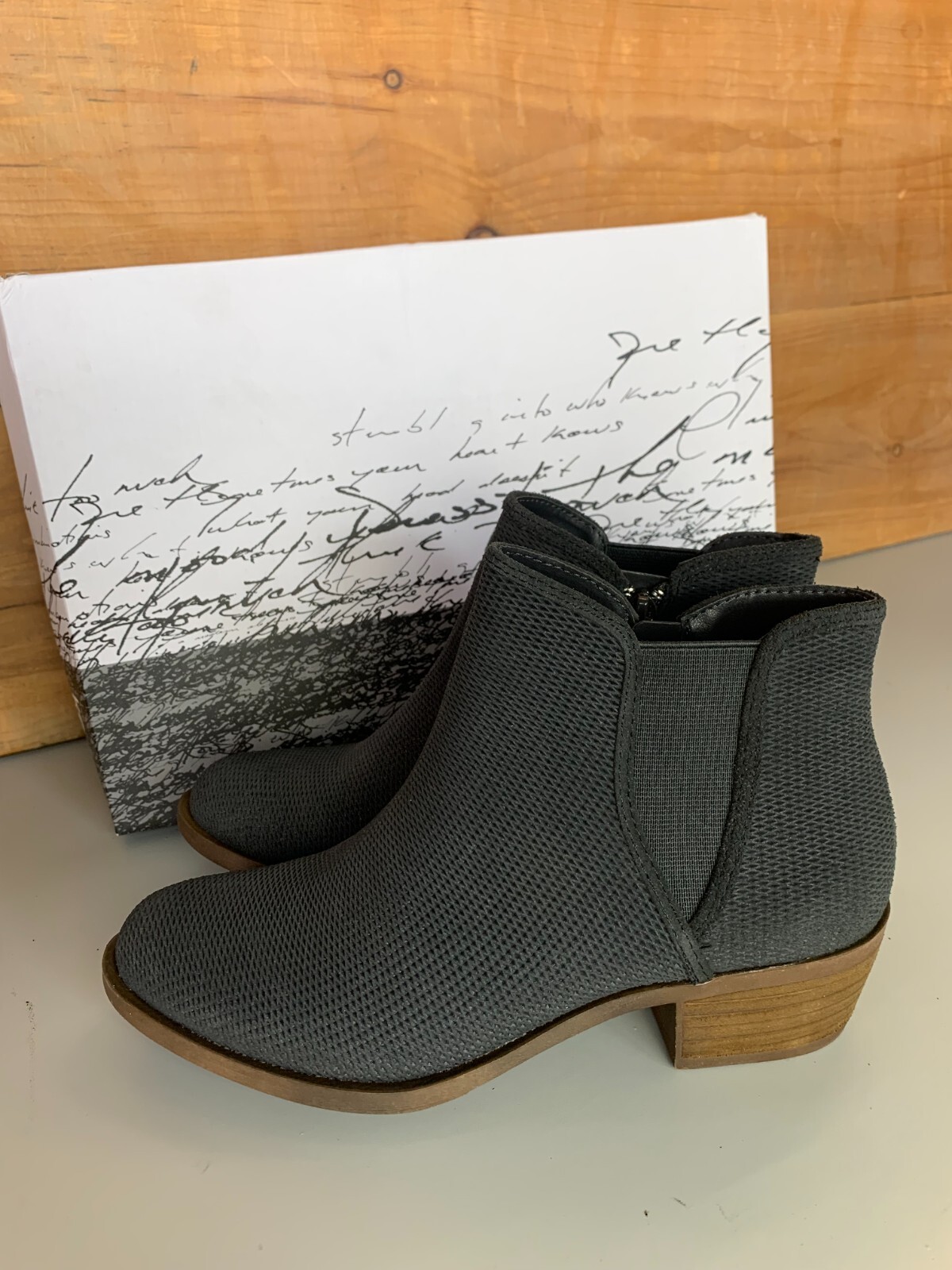 New – Kensie Gerona Dark Gray Women’s Suede Casual Short Ankle Boots – Pick Size