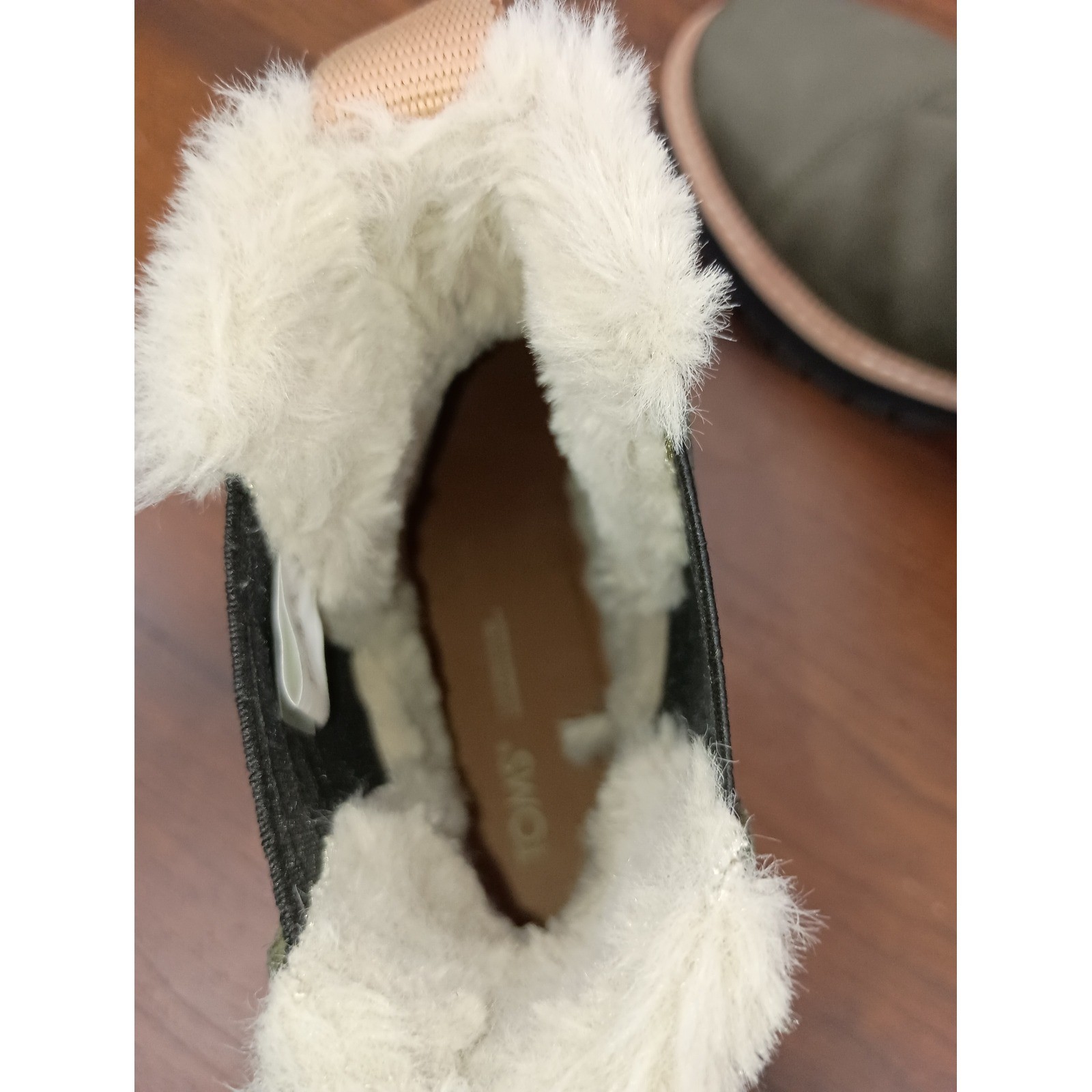 Toms 8.5 green Dakota Faux Fur Lined Chelsea leather outdoors winter fall Boot
