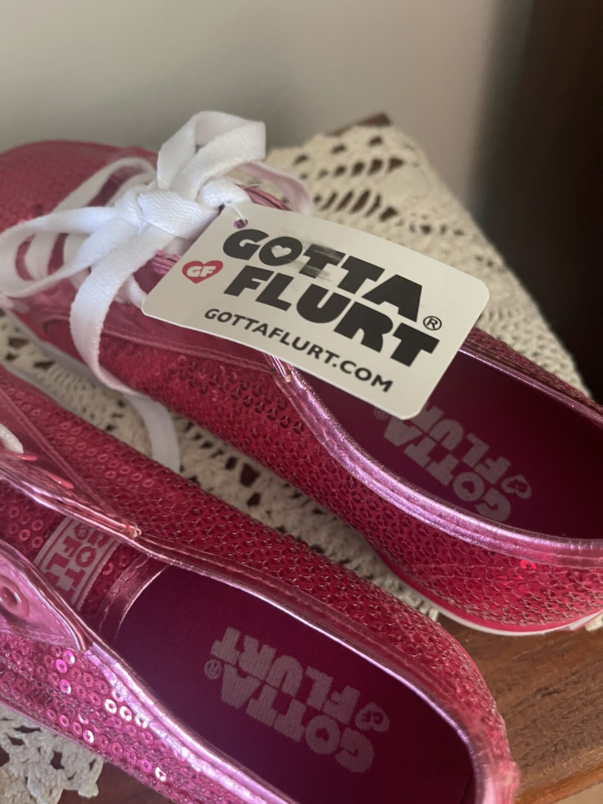 Gotta Flurt Womens Size 6 Hot Pink Sequin Sneakers NEW MINT CONDITION.