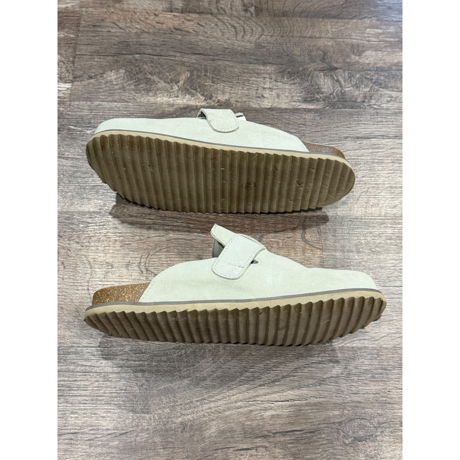 Cushionaire Lane Women 9M Sage Green Suede Cork Footbed Buckle Clogs Mules